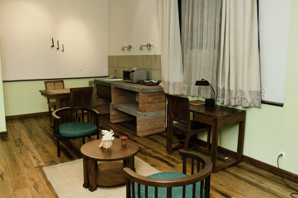Hotel Restaurant Le Combava Антананариву Экстерьер фото