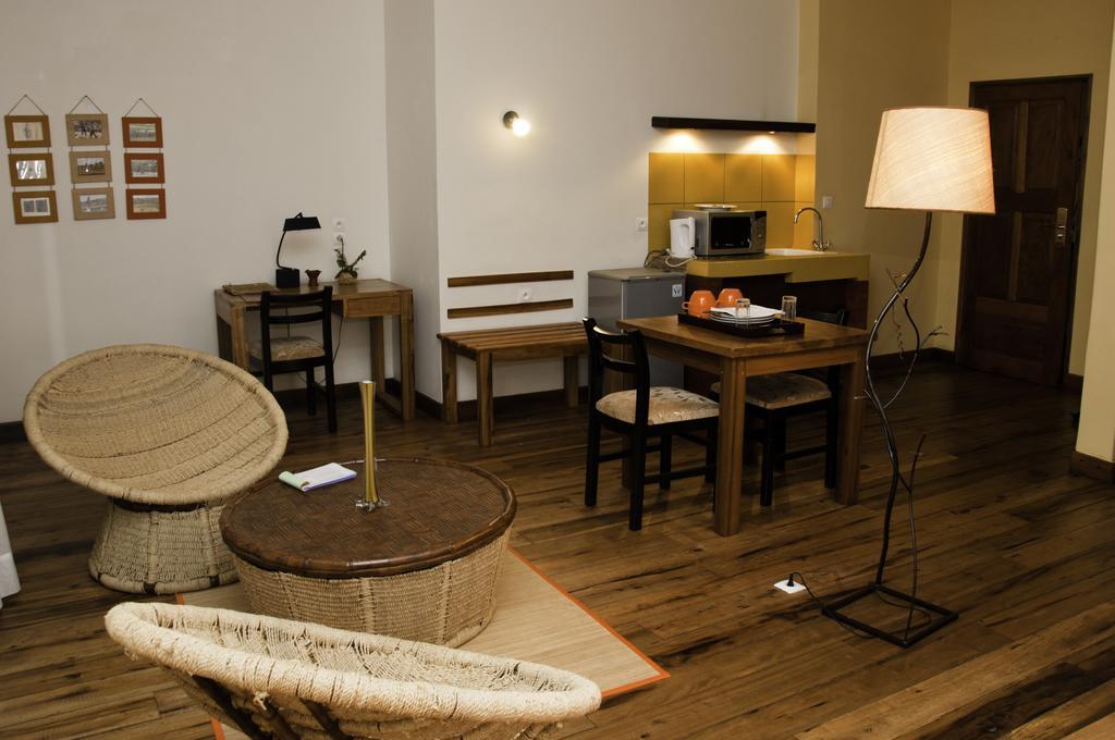 Hotel Restaurant Le Combava Антананариву Номер фото