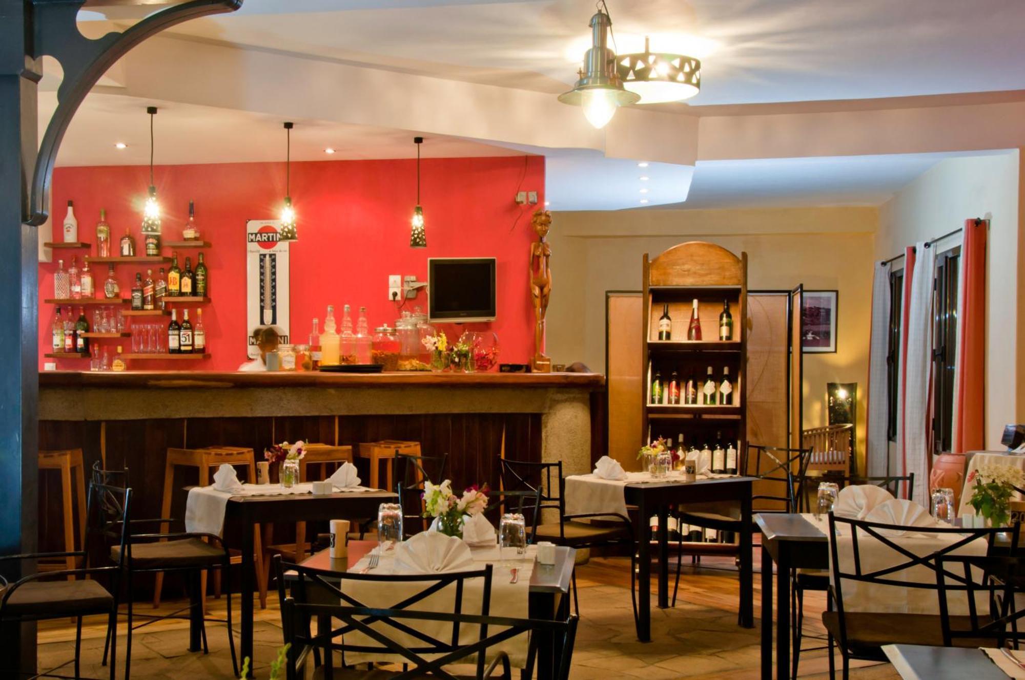 Hotel Restaurant Le Combava Антананариву Экстерьер фото