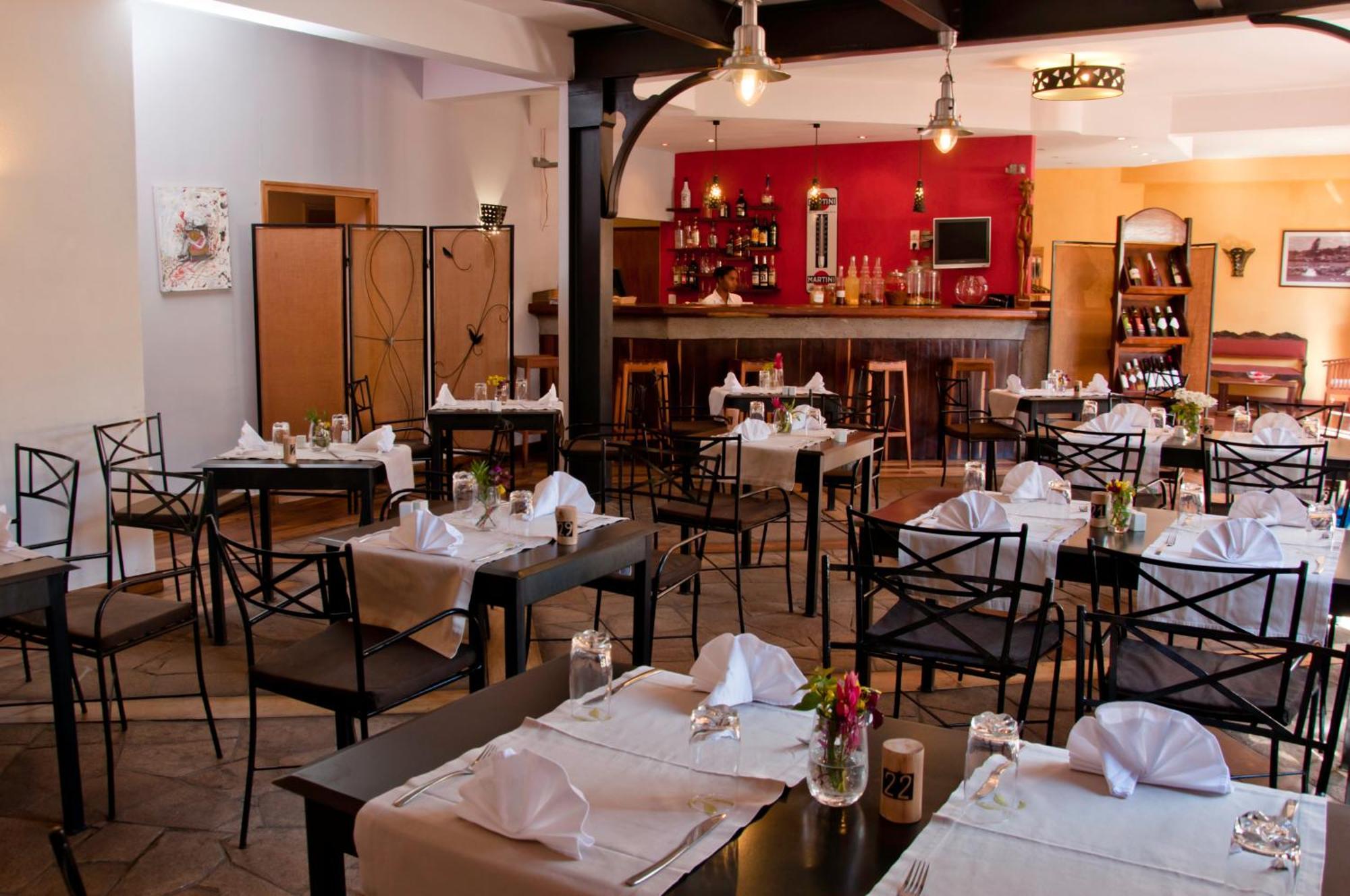 Hotel Restaurant Le Combava Антананариву Экстерьер фото